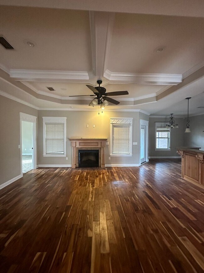 Building Photo - Shell Landing East!!! FRESH PAINT!!! NEW FLOORING!!!