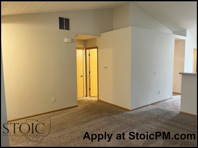 Building Photo - 2193 Rustic Ledge Dr