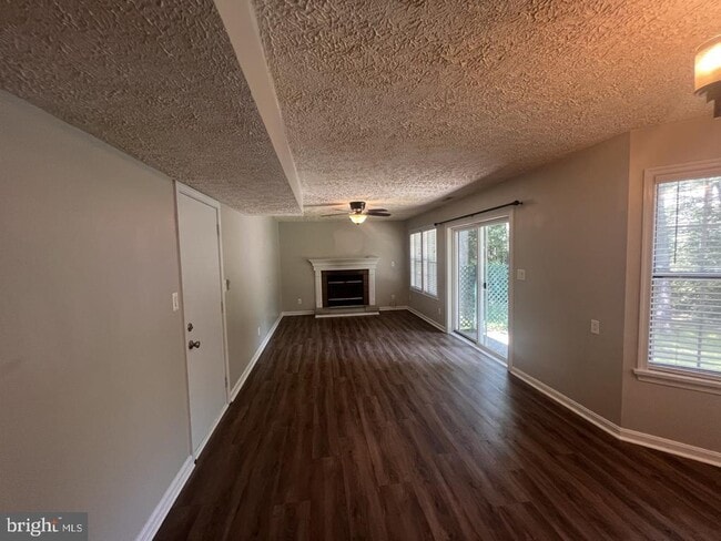 Building Photo - 44236 Pine Creek Ln