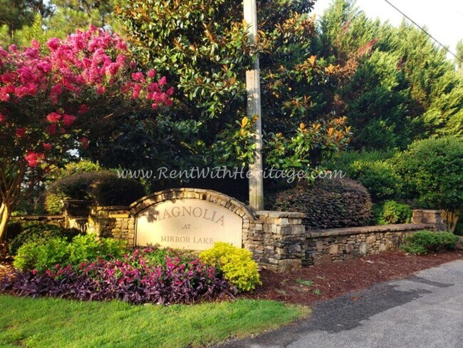 Building Photo - Gorgeous Brick Home with Golf Course / Lake View in Popular Mirror Lake Golf/ Swim / Tennis Subdi...