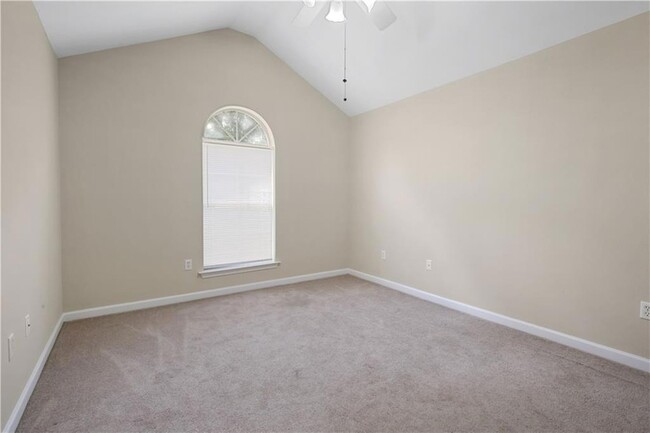 Building Photo - 370 Lenwood Dr