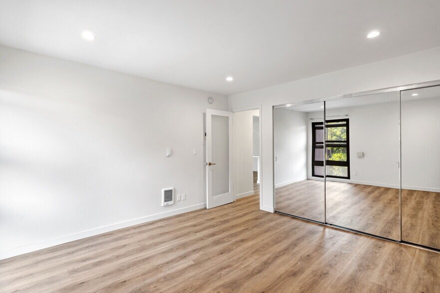 Building Photo - 7742 Redlands St