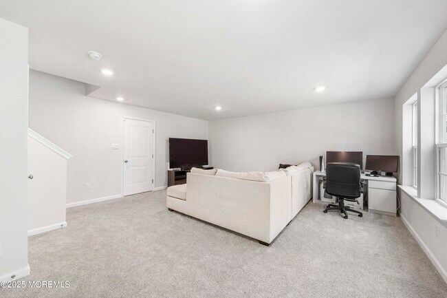 Building Photo - 64 Wembley Wy