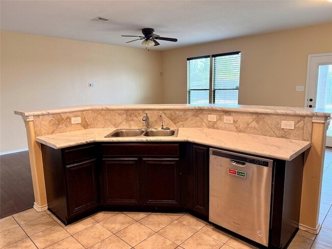 Building Photo - 1112 Strickling Dr