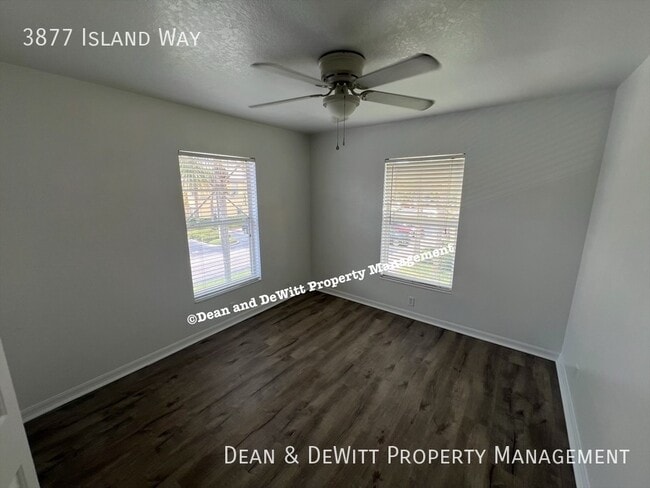 Building Photo - 3877 Island Way