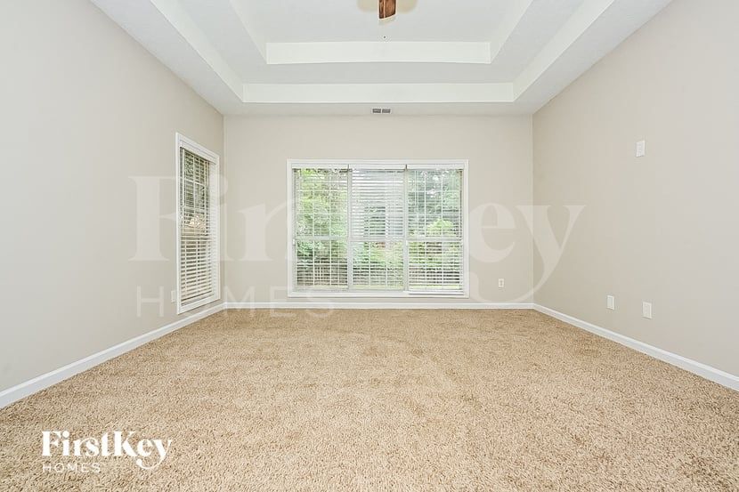 Building Photo - 115 Willow Hill Ln