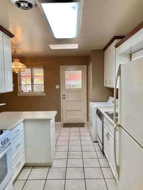 Building Photo - 3500 Hercules Ave