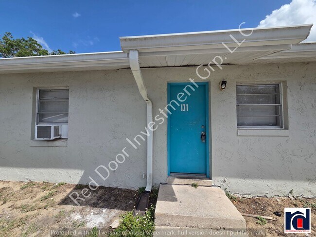 Building Photo - Large 2/1- Minutes from Downtown Leesburg/...