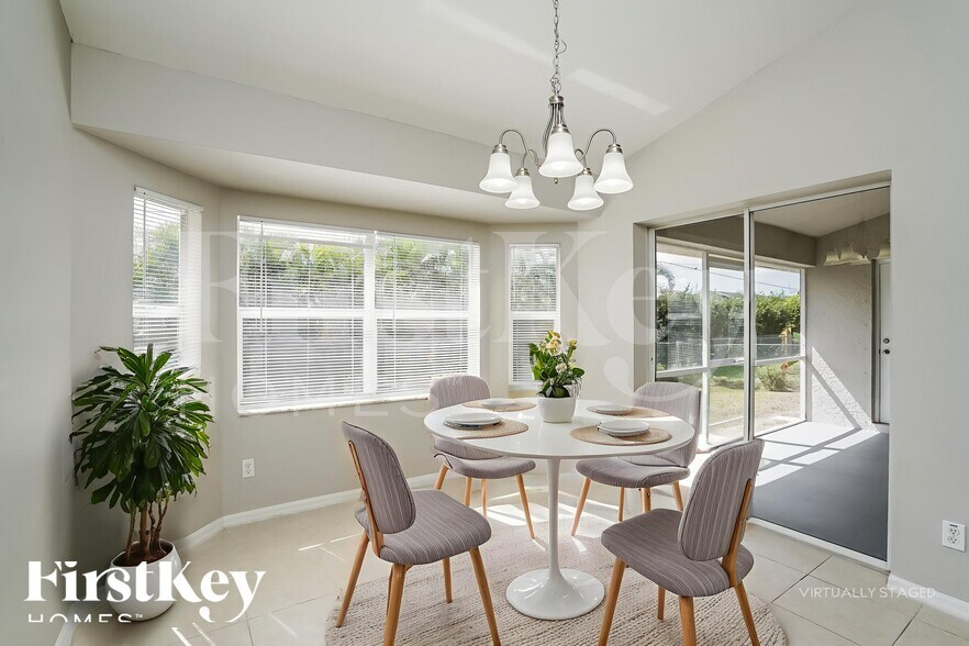 Building Photo - 8352 Bahamas Rd