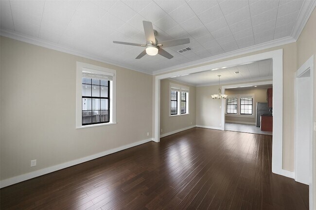 Building Photo - 309 Pecore St