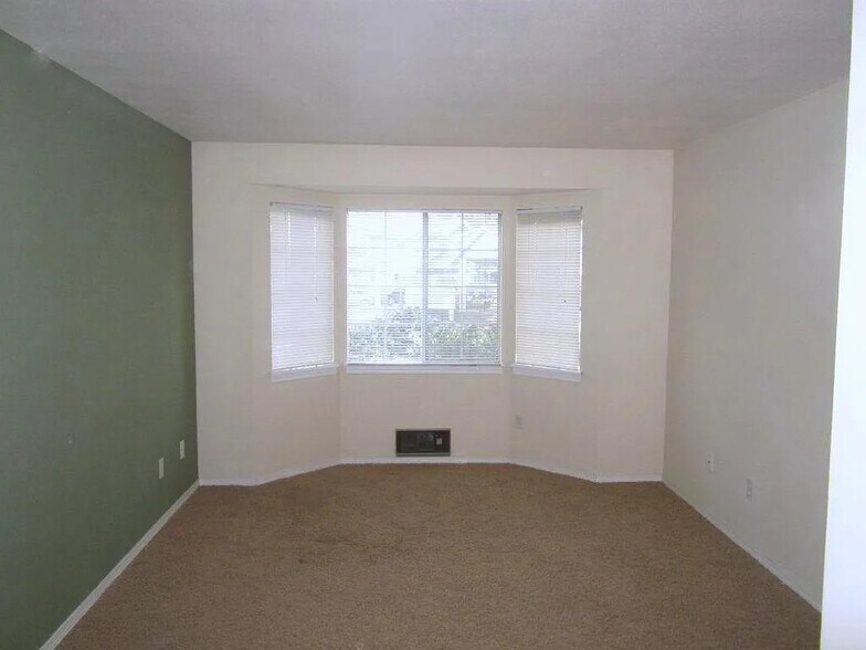 Building Photo - 10833 SE 172nd St