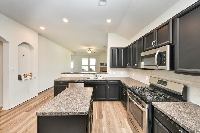 Building Photo - 20043 Poppy Hills Ln