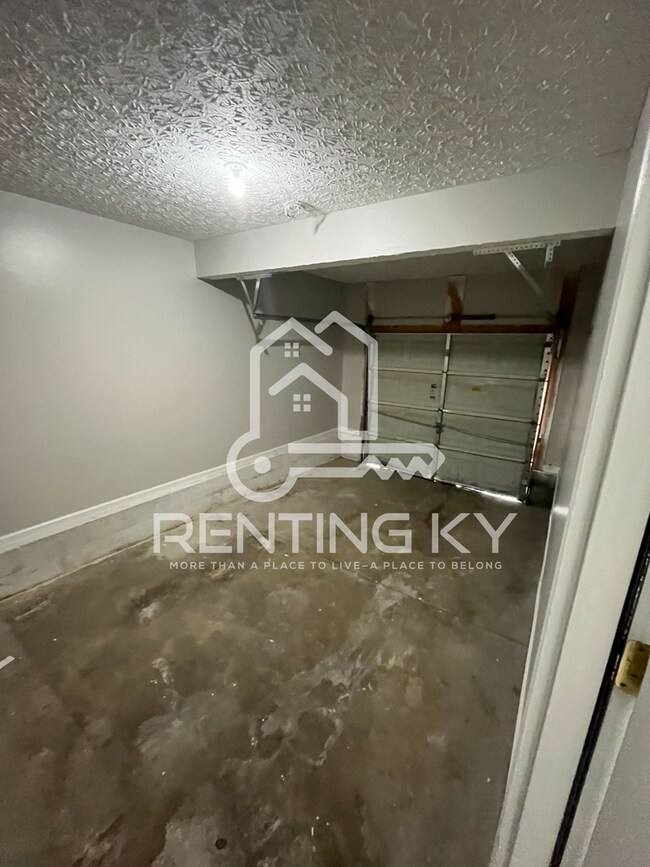 Building Photo - Newly Renovated 3-Bed, 2.5-Bath Townhome with Garage!