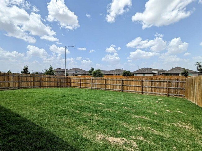 Building Photo - 121 Dylan Dr