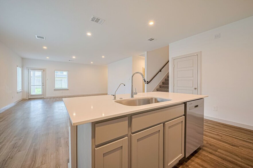 Building Photo - 1010 Curly Angora Ct