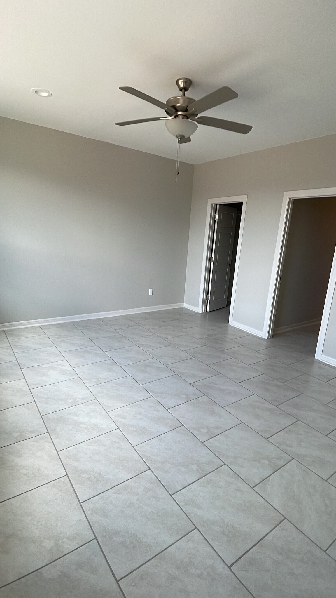 Building Photo - 2369 Grove Ln