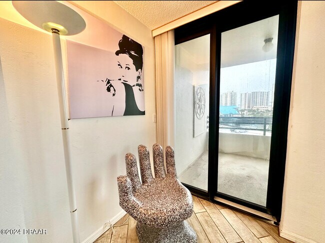 Building Photo - 1 Oceans W Blvd