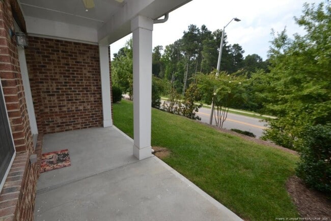 Building Photo - 218 Longchamp Ln