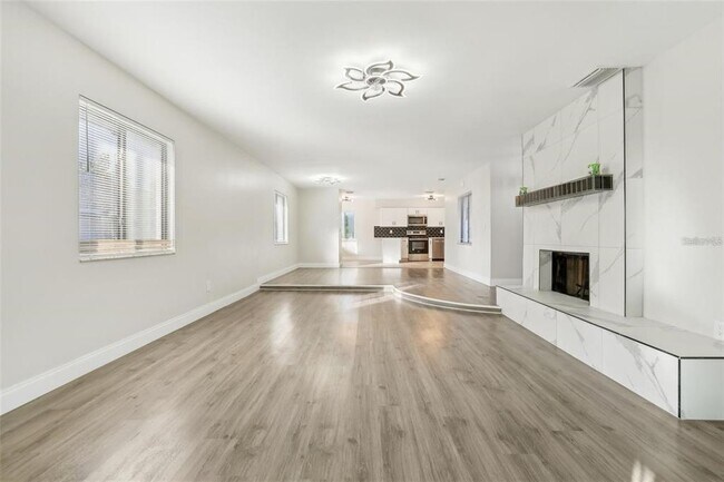 Building Photo - 1052 Manchester Cir