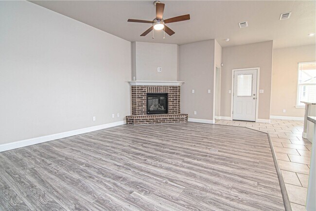 Building Photo - 6903 Tin Trl