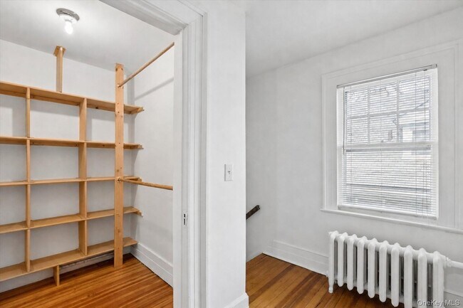 Building Photo - 208 Wheatley Rd