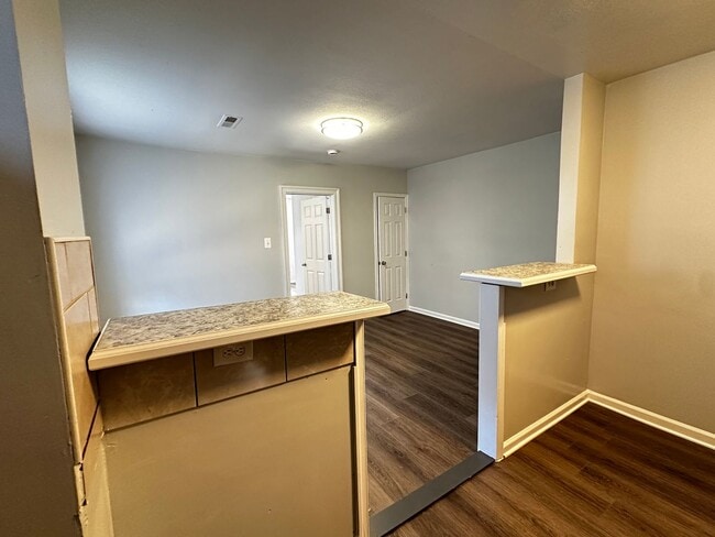 Building Photo - 4632 Hillside Rd SE