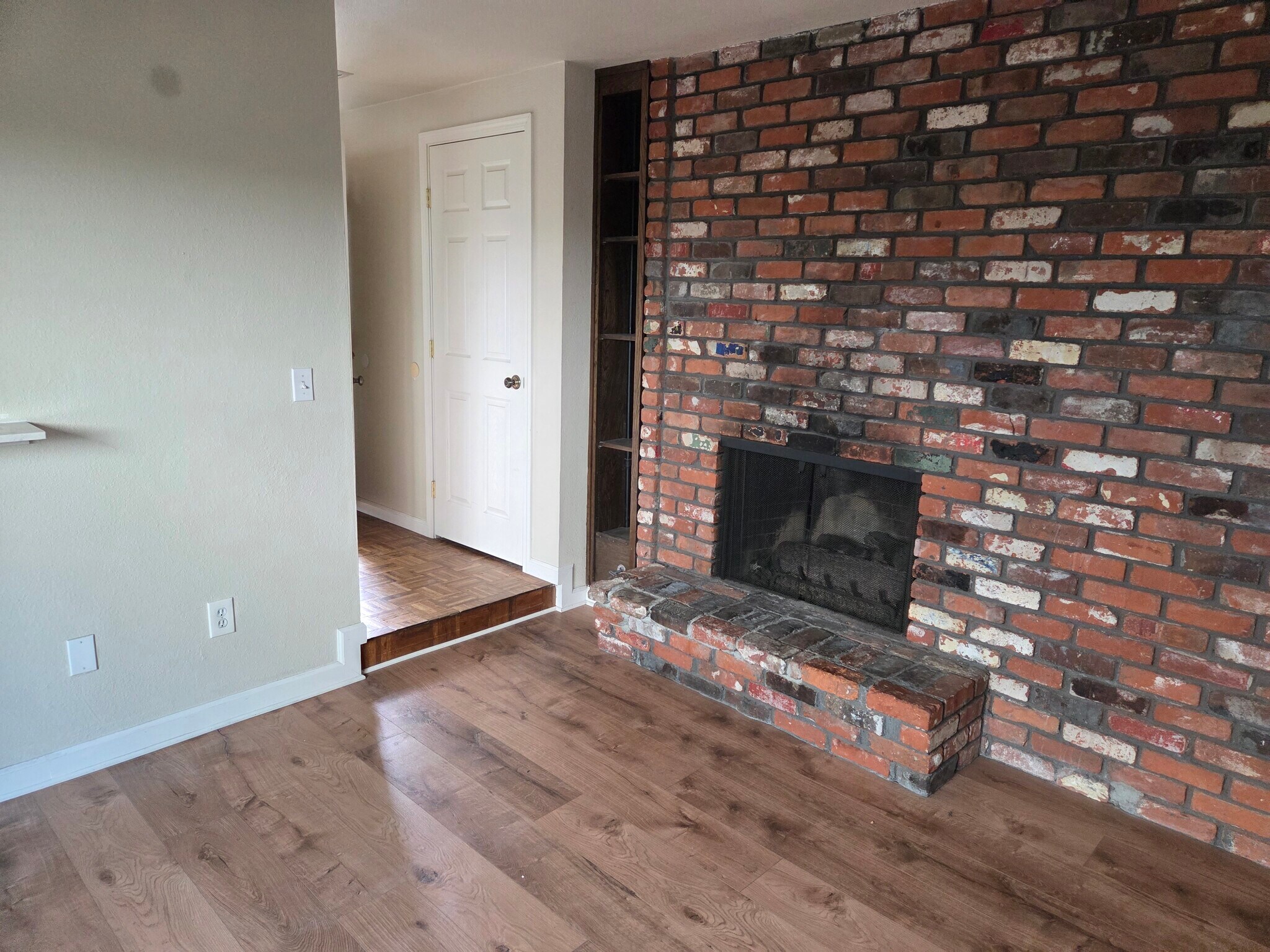 Building Photo - 718 13th St