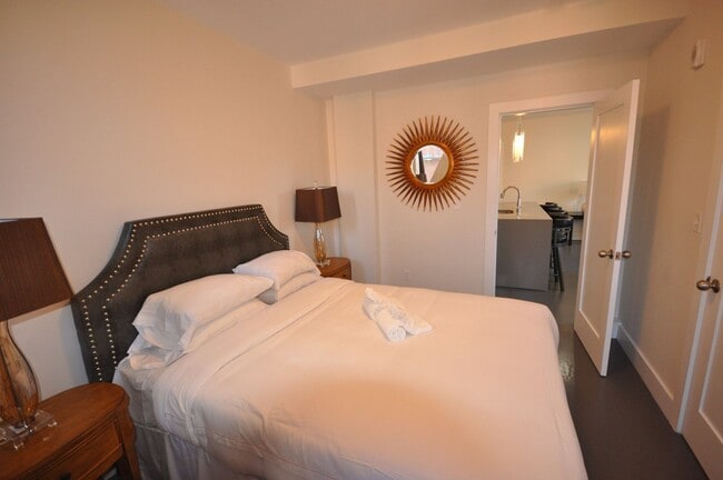 Building Photo - No Brokers Fee, Central Heat/AC, In-Unit Washer and Dryer, Large Fully Renovated, Eat-in Kitchen