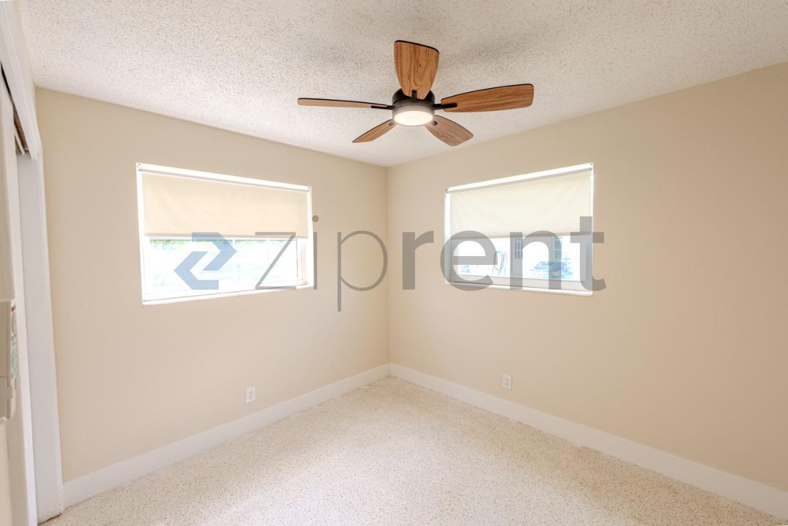 Building Photo - Unit B (Main House)