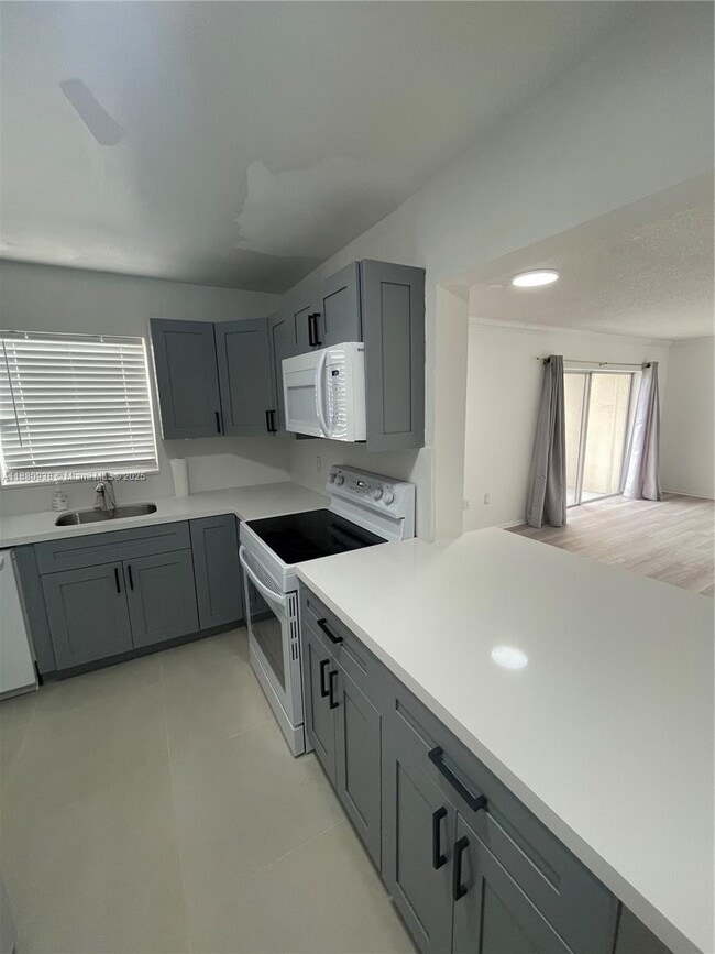 Building Photo - 7765 SW 86th St