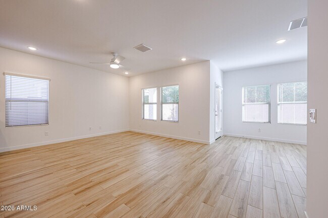 Building Photo - 7763 N 86th Ln