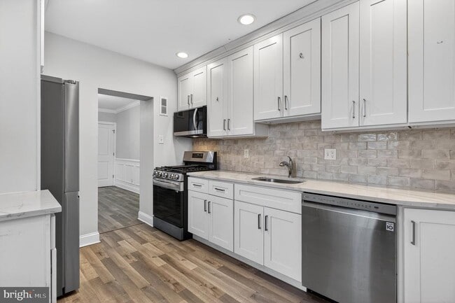 Building Photo - 39 Carroll St