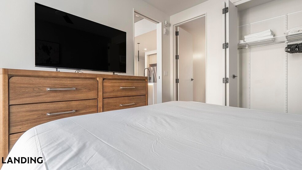 Building Photo - 143 E Commerce St