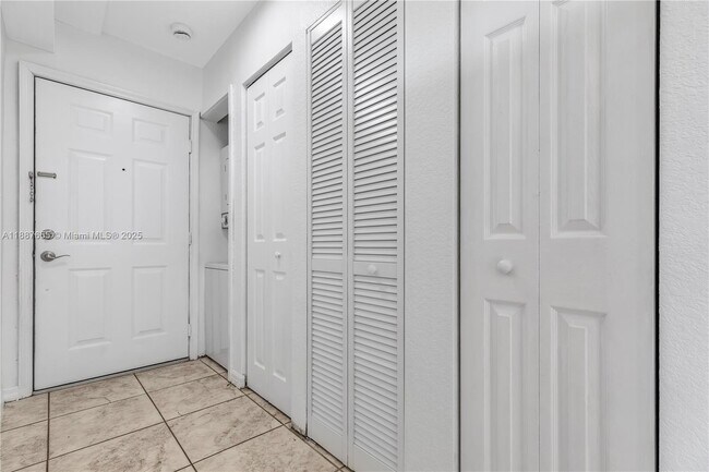 Building Photo - 520 SW 5th St