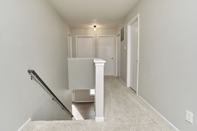 Building Photo - 3 BD/2.5 BA in Fishers!