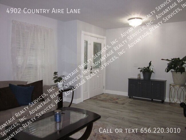 Building Photo - 4902 Country Aire Ln