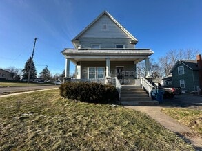 Building Photo - 566 Capital Ave SW