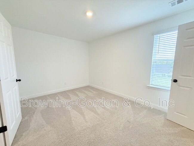Building Photo - 312 Traywick Pl