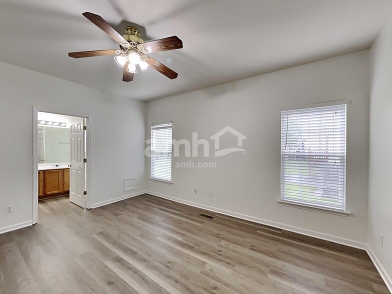 Building Photo - 1828 Annalee Dr