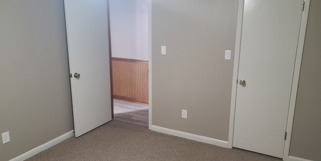 Building Photo - 1107 Davis Dr