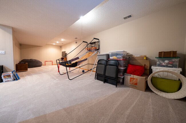 Building Photo - 17473 Hayes Ave