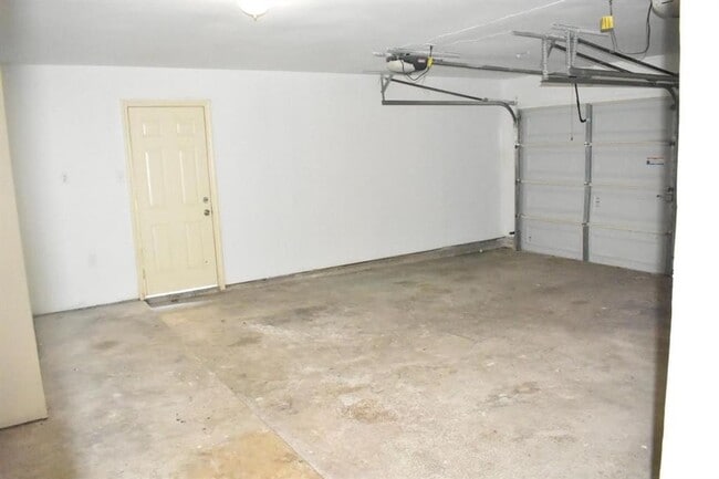 Building Photo - 3515 Hidden Pines Dr