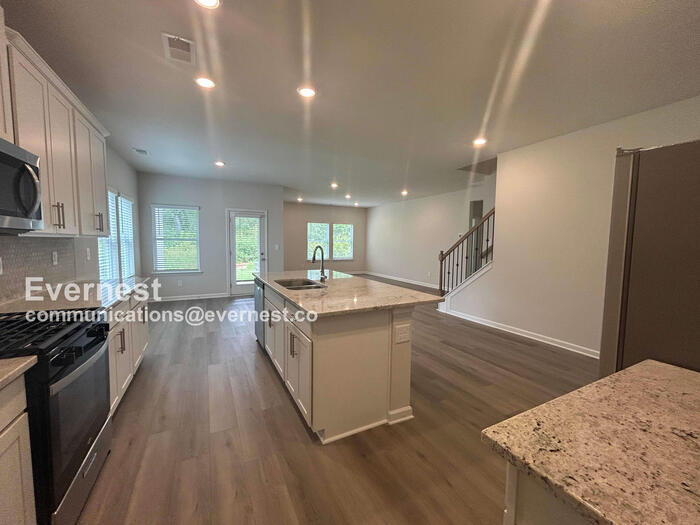 Building Photo - 3954 Brushy St