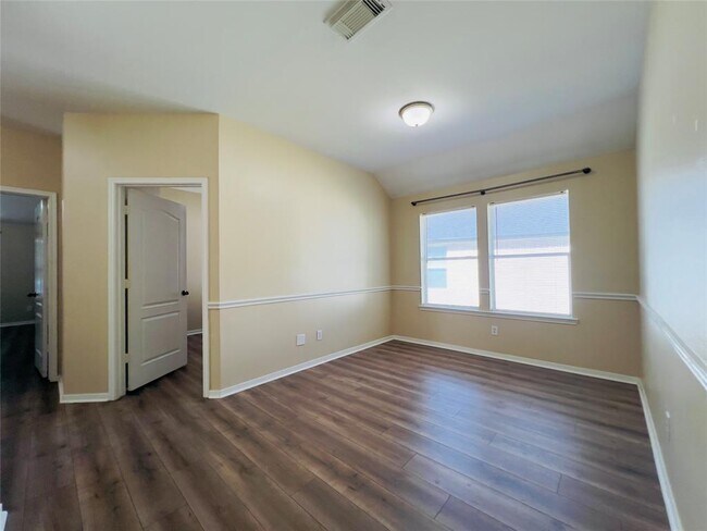 Building Photo - 6143 Galloway Ln