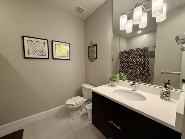 Building Photo - Furnished 3BR Townhome in Clermont