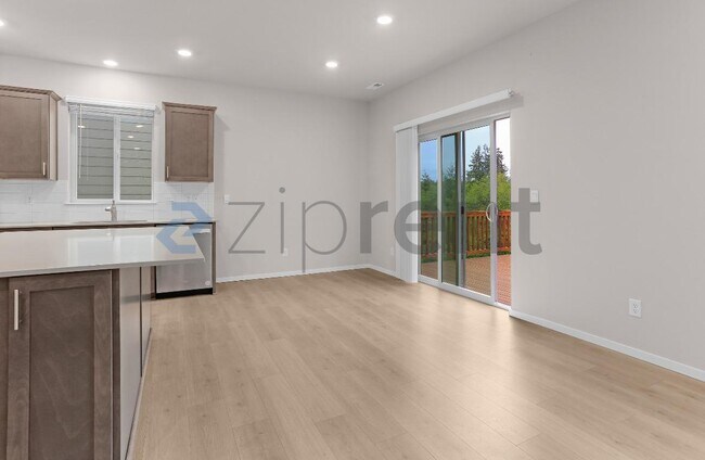 Building Photo - Unit