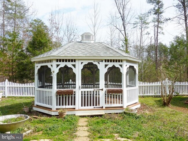 Building Photo - 267 Cedar Ridge Dr