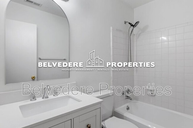 Building Photo - 3208 Anvil Pl