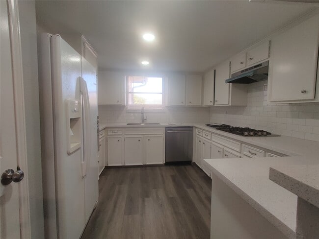 Building Photo - 9462 Fuqua St