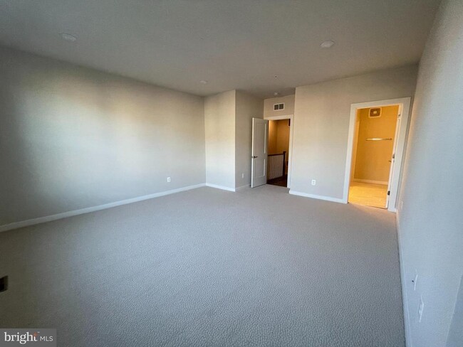 Building Photo - 4161 Red Mulberry Dr
